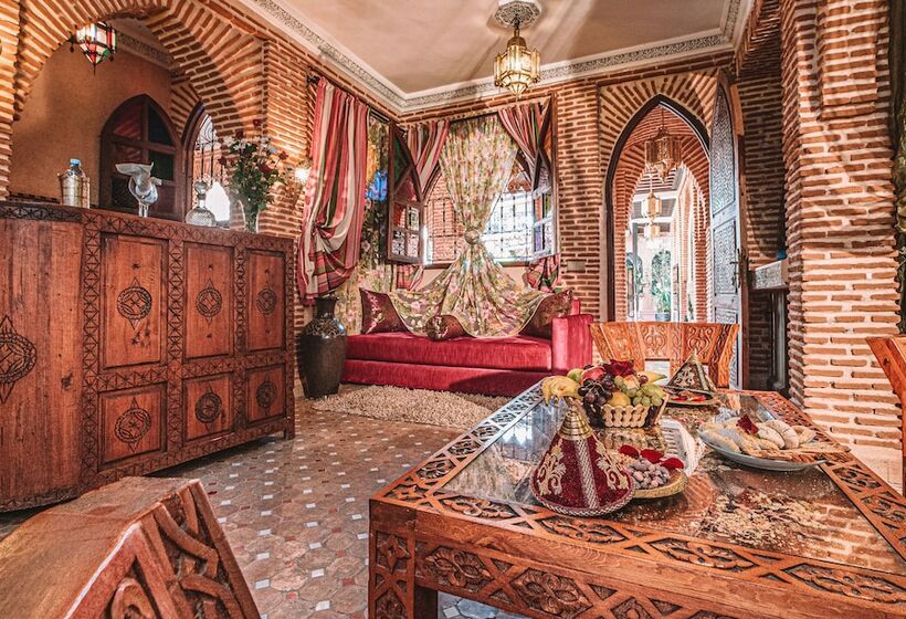 سوئیت پرزیدنت, Riad Mabrouk