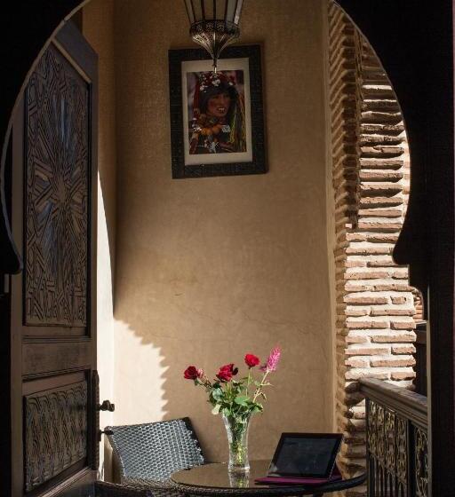 سوییت جونیور, Riad Mabrouk