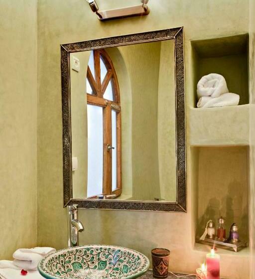 Comfort suite with sea view, Riad Perle D'Eau