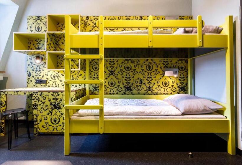 اتاق استاندارد چهار تخته, Youth Hostel Würzburg