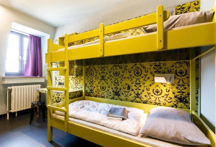 اتاق استاندارد چهار تخته, Youth Hostel Würzburg