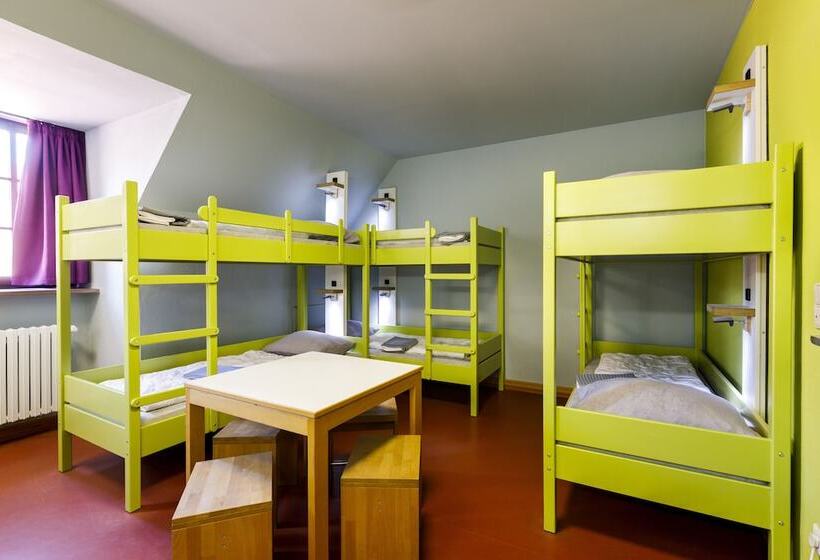 اتاق خانوادگی, Youth Hostel Würzburg