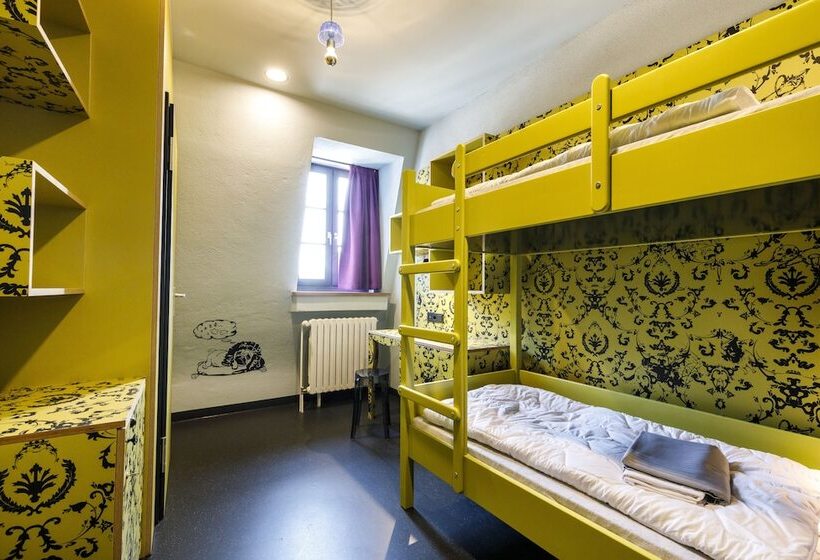 اتاق استاندارد چهار تخته, Youth Hostel Würzburg