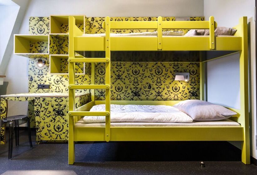 اتاق استاندارد چهار تخته, Youth Hostel Würzburg