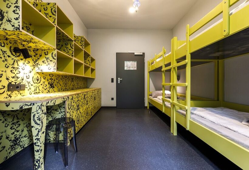 اتاق استاندارد چهار تخته, Youth Hostel Würzburg
