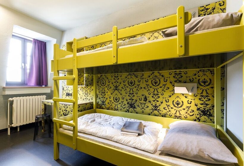 اتاق خانوادگی, Youth Hostel Würzburg