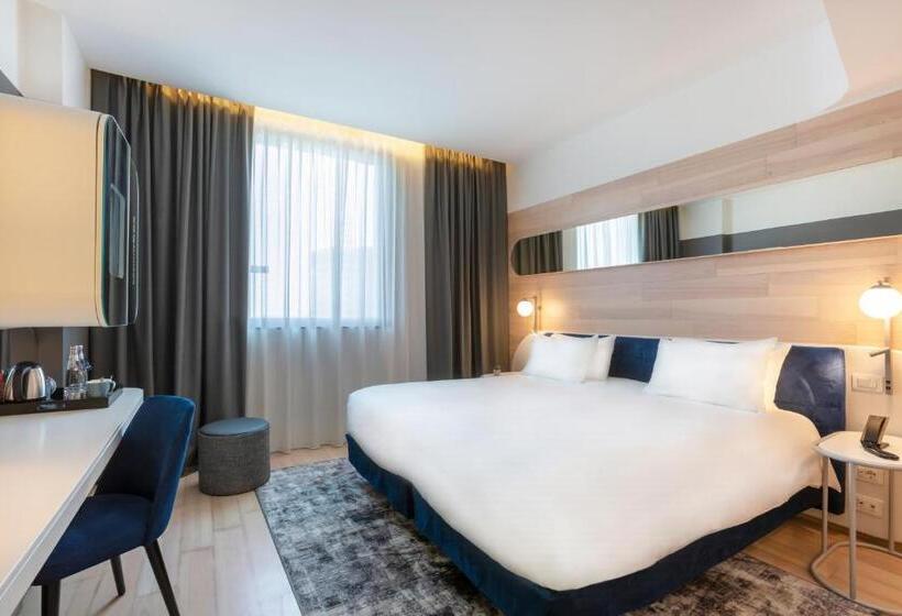 Standard Room Adapted for people with reduced mobility, Barcelo Milan