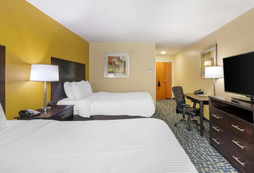 اتاق استاندارد برای معلولان, Best Western Plus Brunswick Inn & Suites