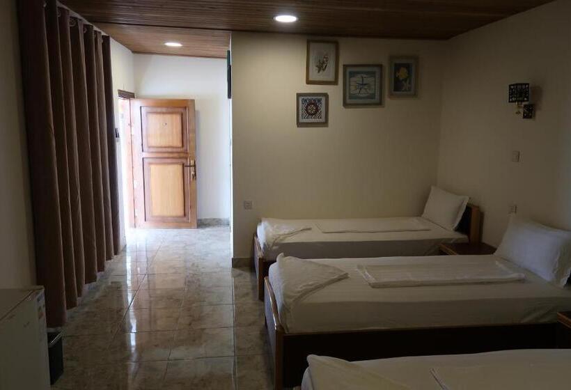 اتاق استاندارد سه نفره, Darna Divers Village