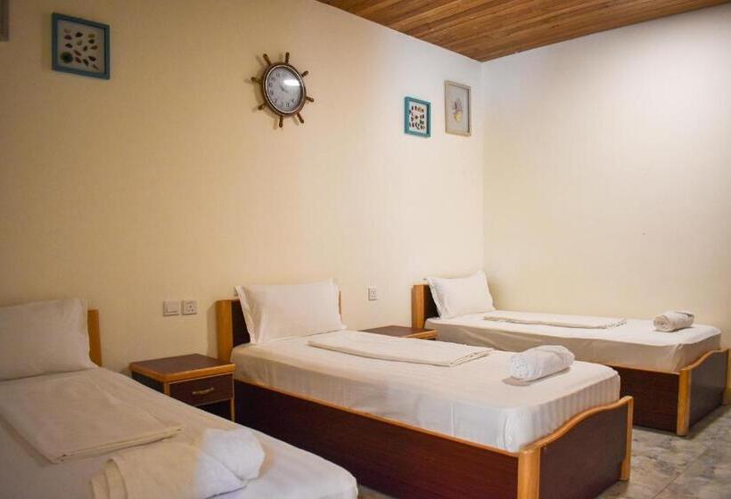 اتاق استاندارد سه نفره, Darna Divers Village