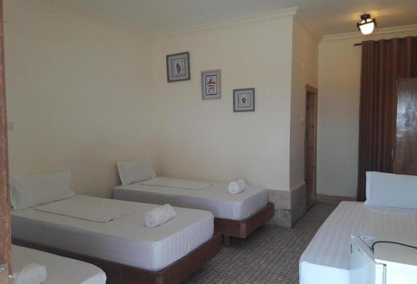 اتاق استاندارد چهار تخته, Darna Divers Village