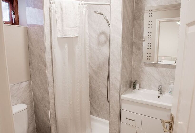 اتاق استاندارد, Toothbrush Rooms At Lattice Lodge   Guest Kitchen & Ev Recharging