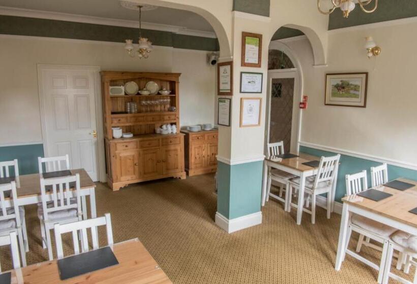 Deluxe Suite King Bed, Toothbrush Rooms At Lattice Lodge   Guest Kitchen & Ev Recharging