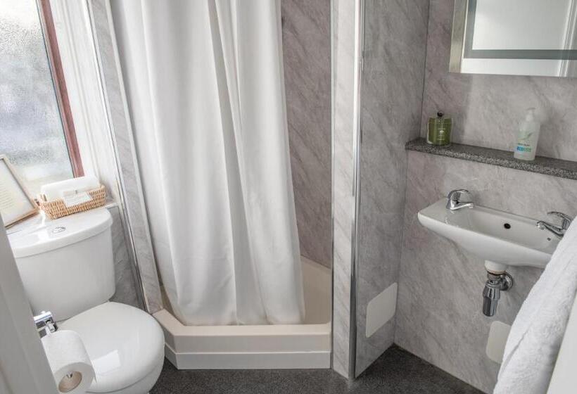 اتاق سوپریور, Toothbrush Rooms At Lattice Lodge   Guest Kitchen & Ev Recharging