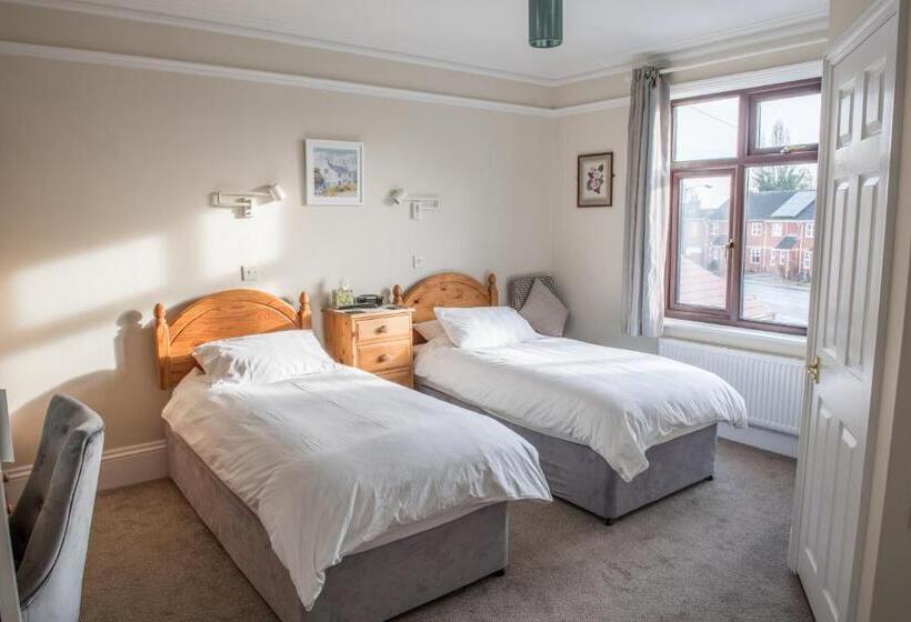 اتاق سوپریور, Toothbrush Rooms At Lattice Lodge   Guest Kitchen & Ev Recharging