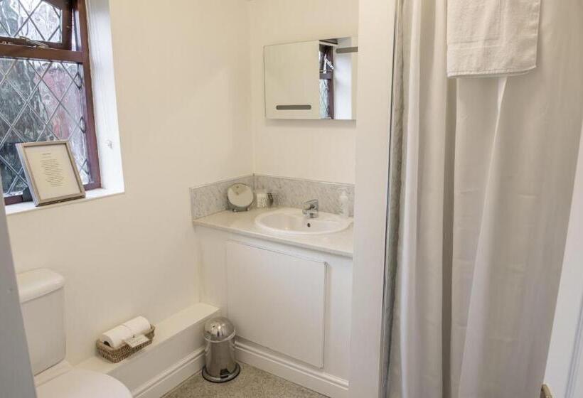 اتاق سوپریور, Toothbrush Rooms At Lattice Lodge   Guest Kitchen & Ev Recharging