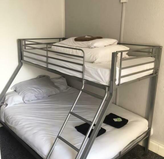 اتاق استاندارد سه نفره, Myroomz Seaview