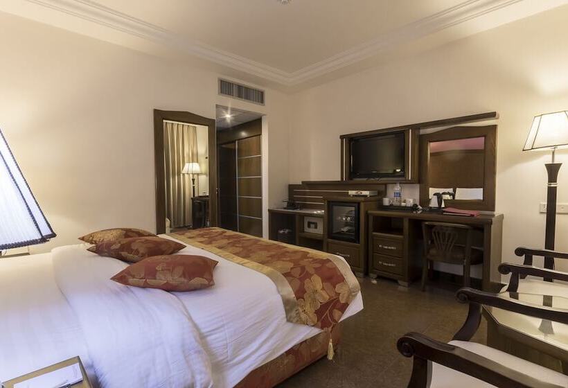 Standard Triple Room, Petra Moon