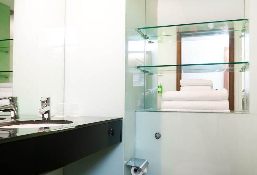 اتاق استاندارد, Ramada Encore Leicester City Centre