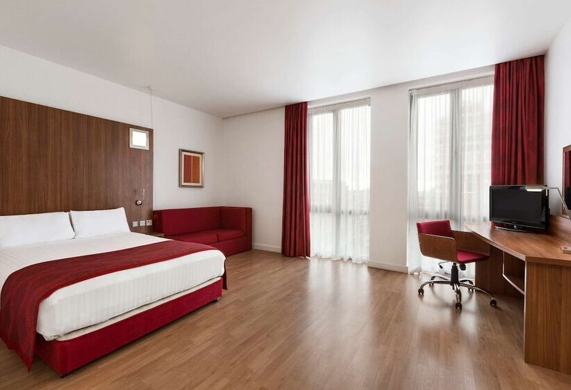 اتاق خانوادگی, Ramada Encore Leicester City Centre