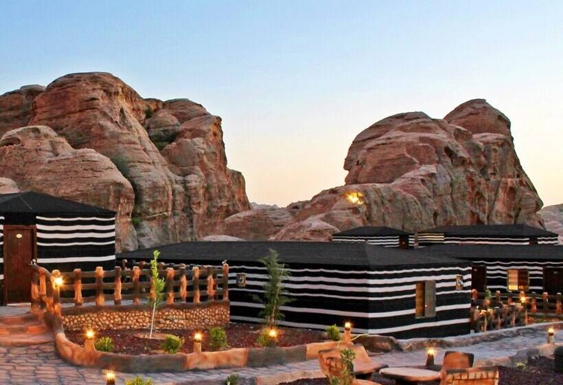 کلبه سوپریور, Seven Wonders Luxury Camp