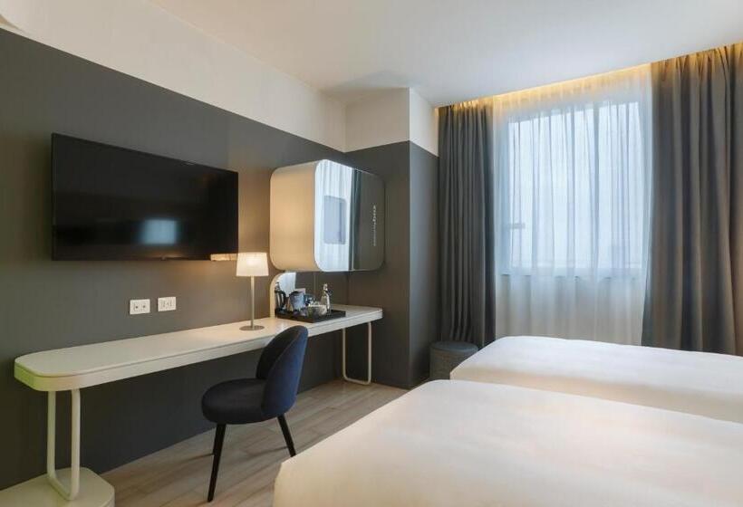 اتاق استاندارد سه نفره, Voco Milan Fiere, An Ihg