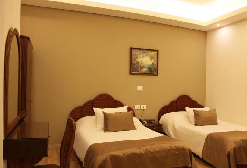Economy Quadruple Room, Lamedina Hotel & Resort