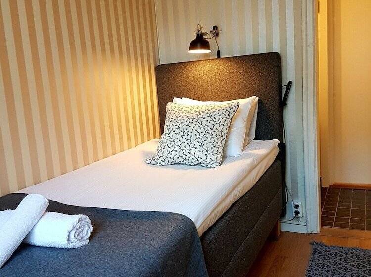 اتاق استاندارد یک تخته با سرویس بهداشتی مشترک, Marican Hostel &