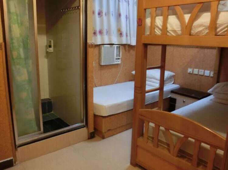 Standard Triple Room, New Garden Hostel