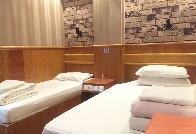 اتاق استاندارد سه نفره, New Garden Hostel
