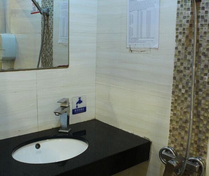 اتاق استاندارد چهار تخته, New Garden Hostel