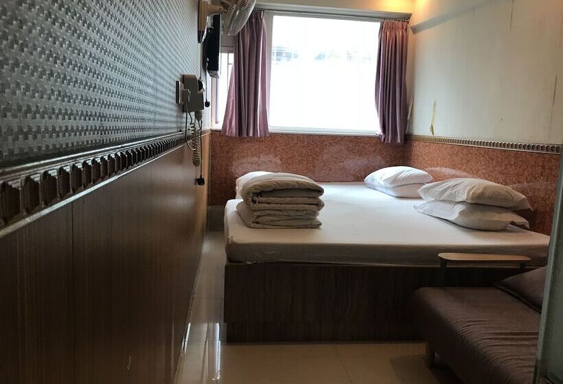 اتاق استاندارد چهار تخته, New Garden Hostel