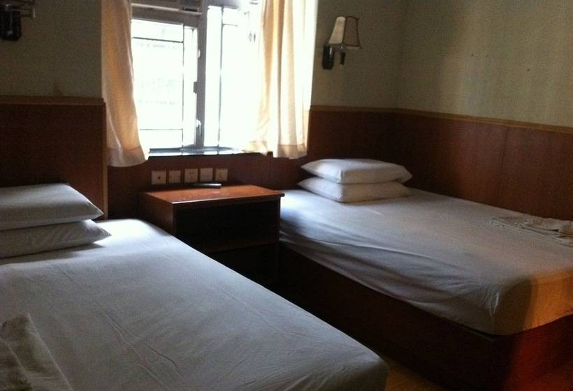 Standard Quadruple Room, New Garden Hostel