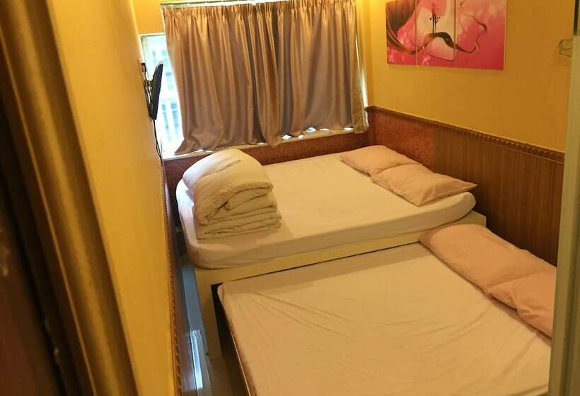 اتاق استاندارد چهار تخته, New Garden Hostel