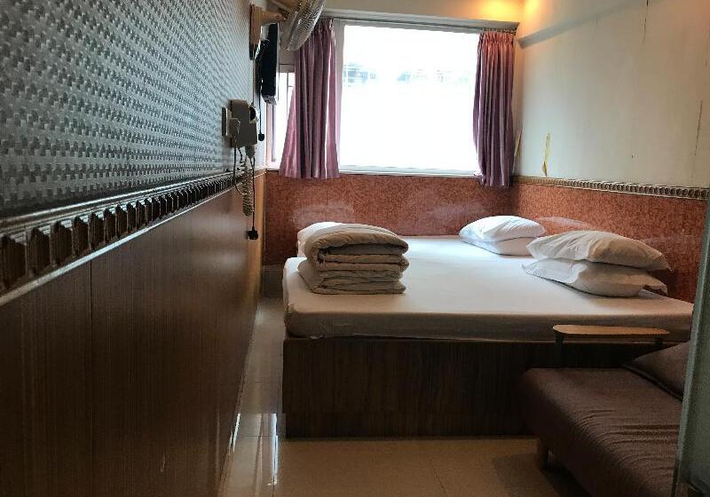 اتاق لوکس چهار تخته, New Garden Hostel