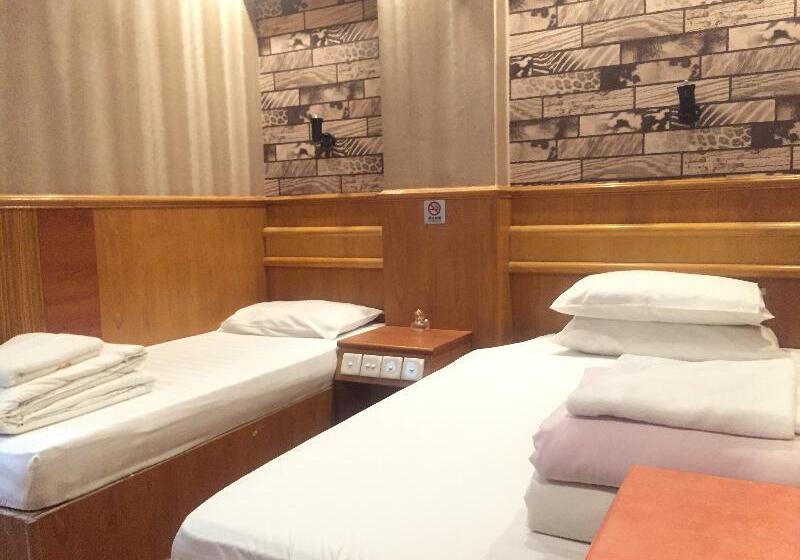 اتاق لوکس سه تخته, New Garden Hostel