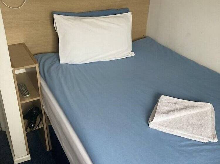 اتاق استاندارد یک نفره, Hostel Alma