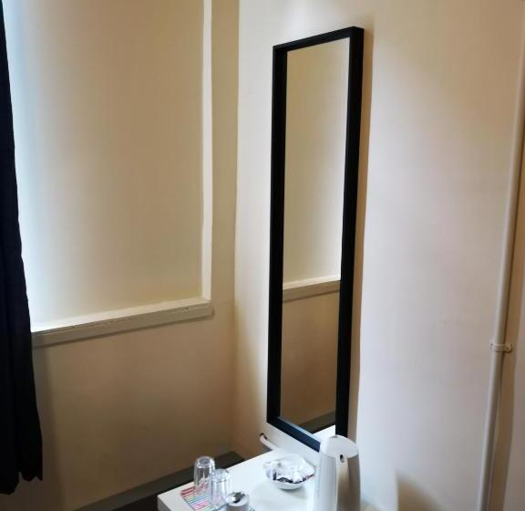 اتاق استاندارد یک نفره, Birmingham Central Backpackers
