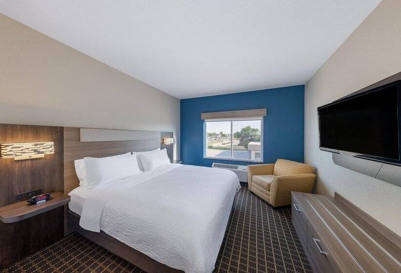 Suite Adapted for people with reduced mobility, Holiday Inn Express & Suites Pittsburg