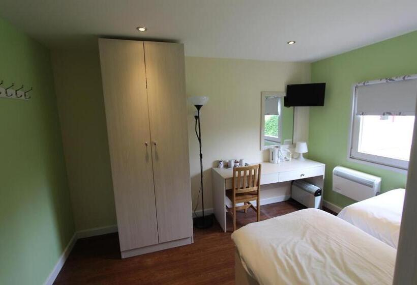 Standard Room, Restover Lodge  Doncaster