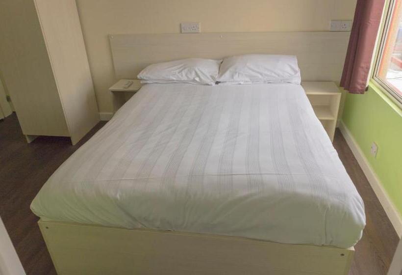 Standard Room, Restover Lodge  Doncaster