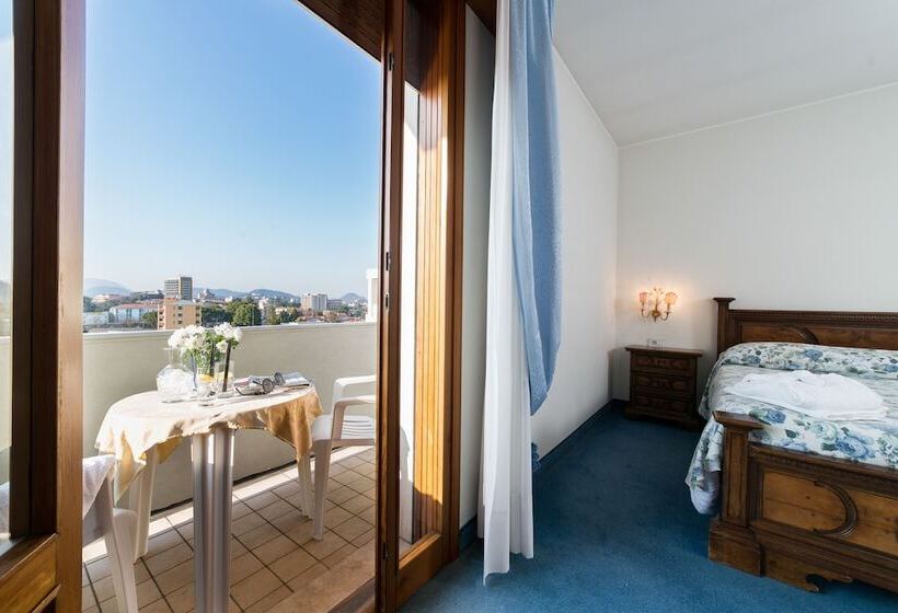 سوییت جونیور, Terme Delle Nazioni