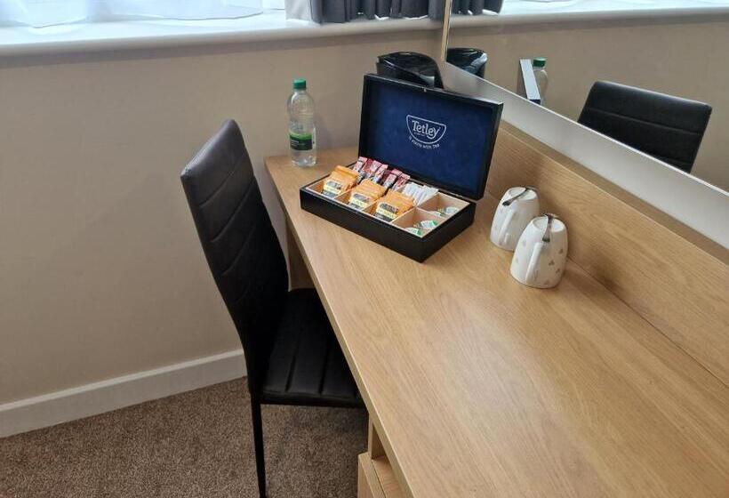 اتاق سوپریور با تخت بزرگ, Best Western Northfields Ealing