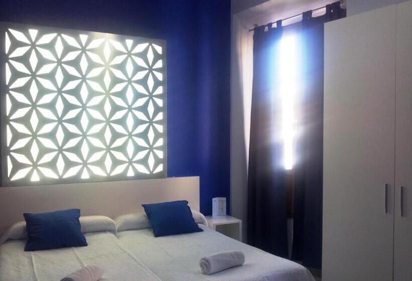 Quarto Triplo Estandar, Nest Style Granada