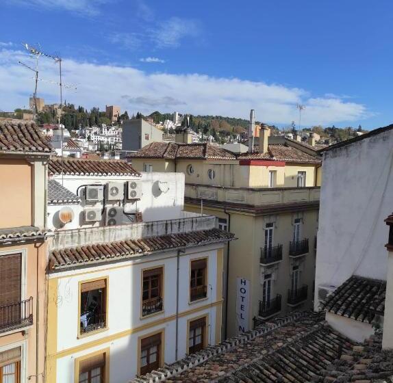 Habitació Àtic, Nest Style Granada