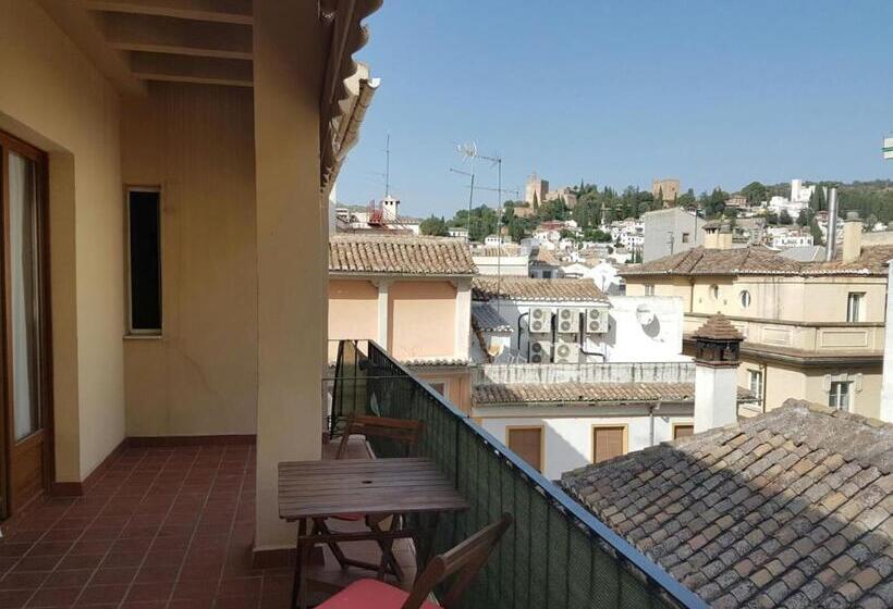 Penthouse Zimmer, Nest Style Granada