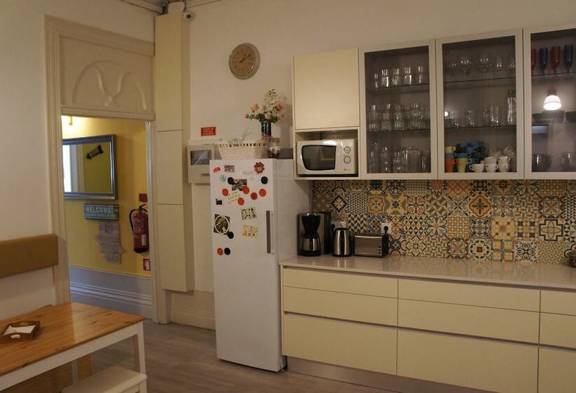 اتاق استاندارد با چشم‌انداز باغ, Porto Wine Hostel