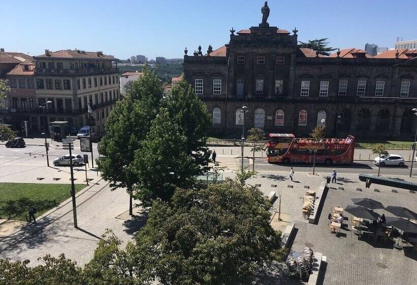 اتاق استاندارد با چشم‌انداز باغ, Porto Wine Hostel