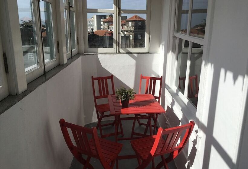 Bed in Shared Room with Shared Bathroom, Porto Wine Hostel