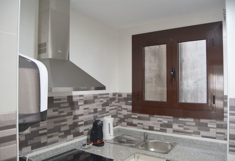 Apartamento 3 Dormitórios, Suite Home Sagrada Familia